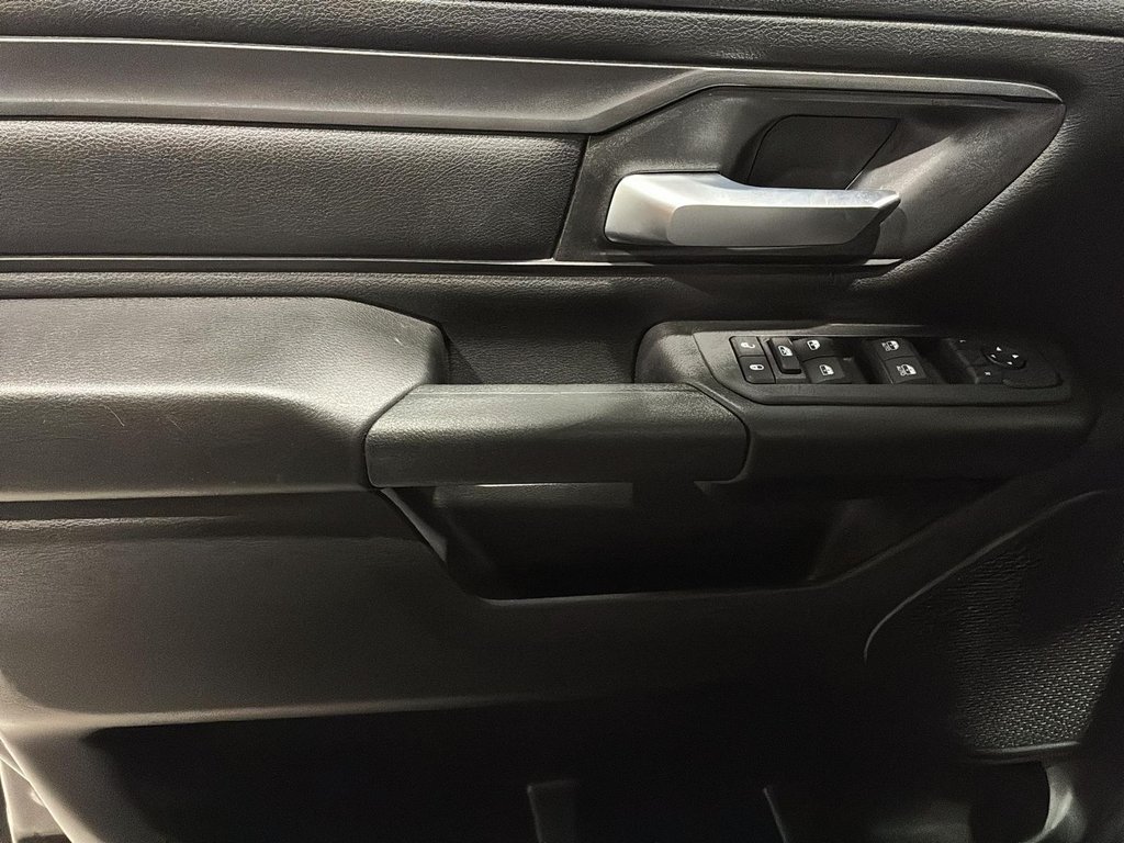 2026 Ram 1500 EXPRESS in Saint-Hyacinthe, Quebec - 10 - w1024h768px