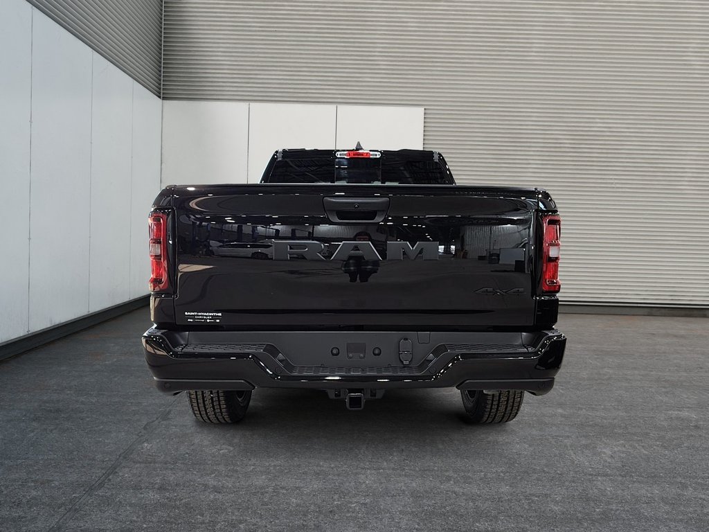 Ram 1500 EXPRESS 2026 à Saint-Hyacinthe, Québec - 3 - w1024h768px
