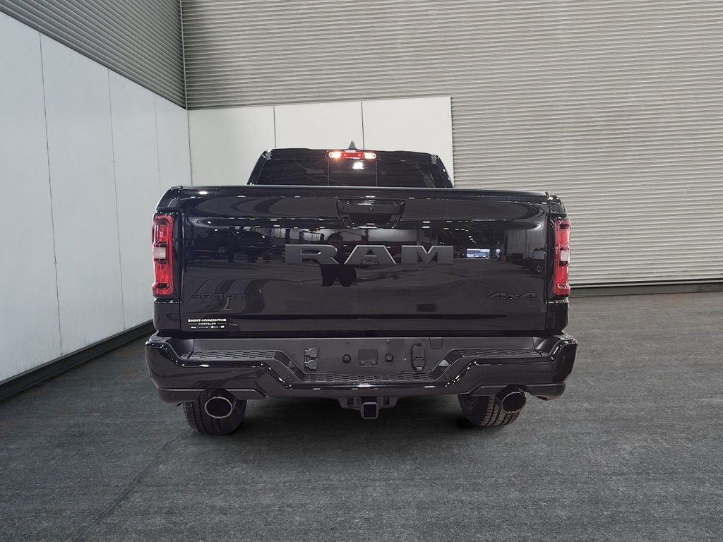 2026 Ram 1500 SPORT in Saint-Hyacinthe, Quebec - 3 - w1024h768px