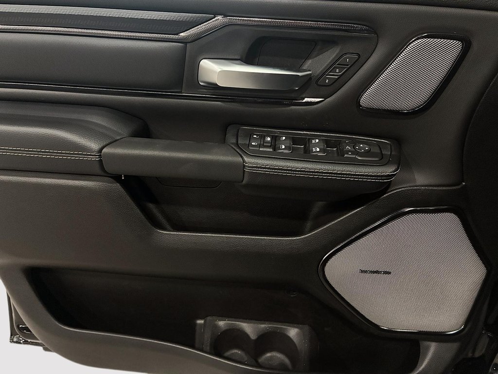 2026 Ram 1500 SPORT in Saint-Hyacinthe, Quebec - 10 - w1024h768px