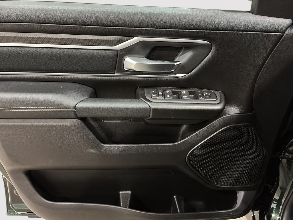 2026 Ram 1500 BIG HORN in Saint-Hyacinthe, Quebec - 10 - w1024h768px