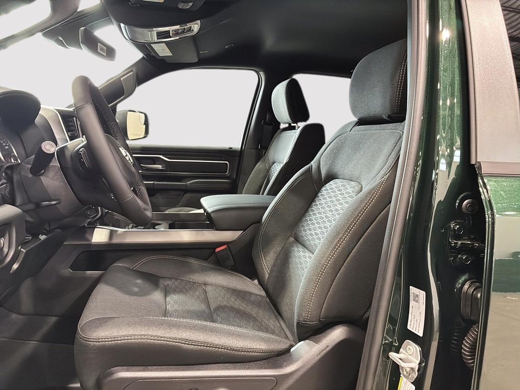 2026 Ram 1500 BIG HORN in Saint-Hyacinthe, Quebec - 8 - w1024h768px