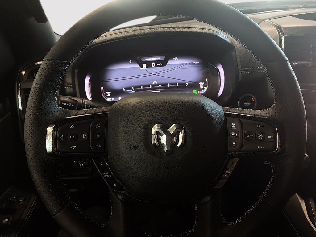 2026 Ram 1500 SPORT in Saint-Hyacinthe, Quebec - 11 - w1024h768px