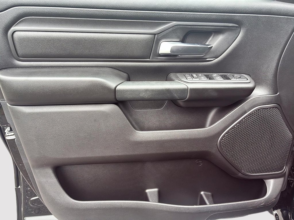 2026 Ram 1500 EXPRESS in Saint-Hyacinthe, Quebec - 10 - w1024h768px