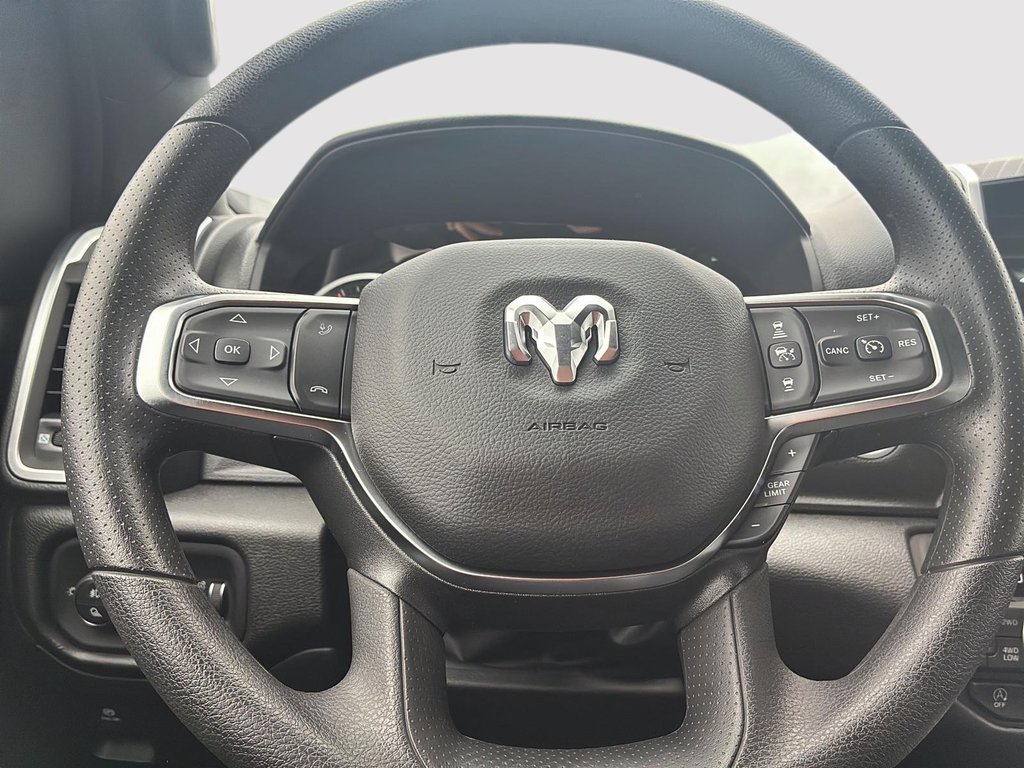 2026 Ram 1500 EXPRESS in Saint-Hyacinthe, Quebec - 11 - w1024h768px