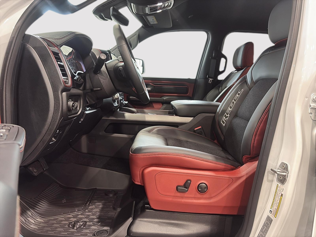 2026 Ram 1500 Rebel in Saint-Hyacinthe, Quebec - 13 - w1024h768px