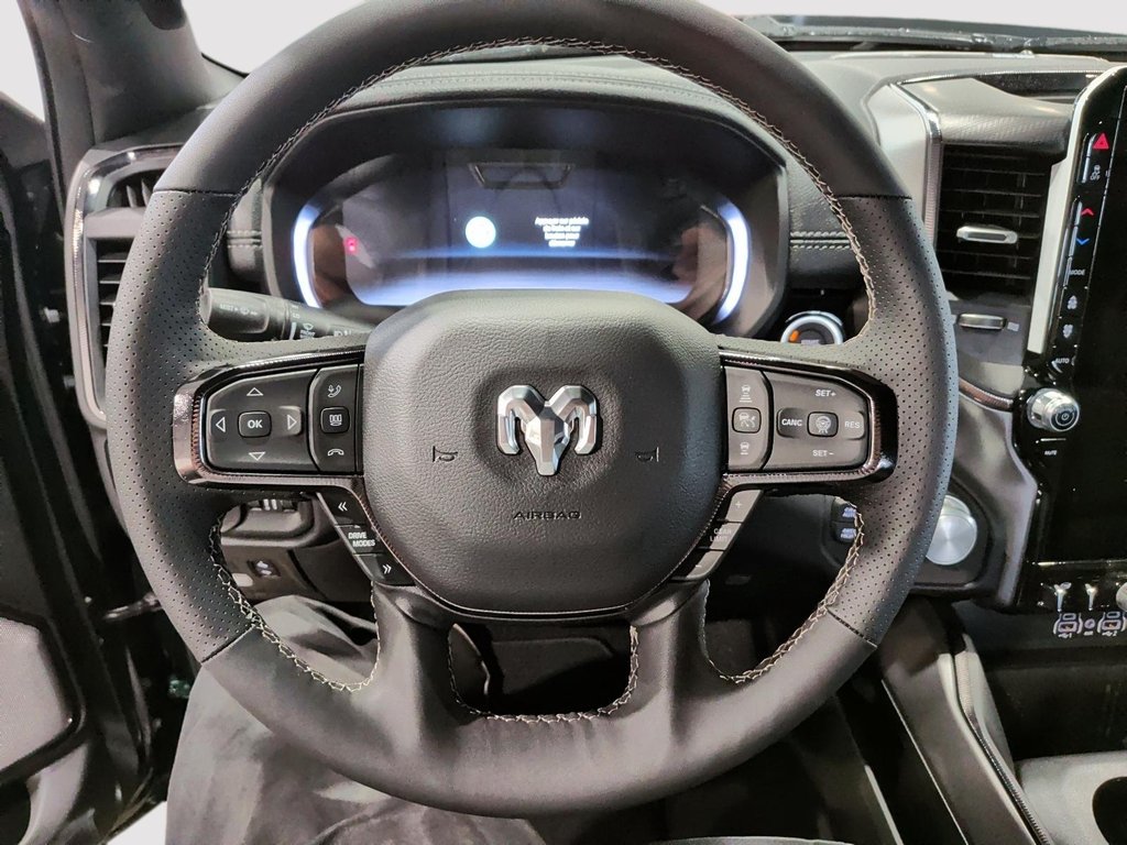 2026 Ram 1500 SPORT in Saint-Hyacinthe, Quebec - 11 - w1024h768px