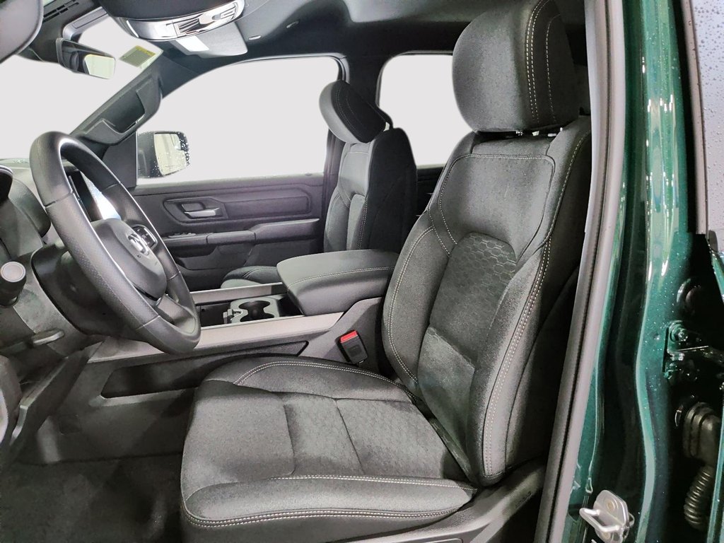 2026 Ram 1500 EXPRESS in Saint-Hyacinthe, Quebec - 7 - w1024h768px