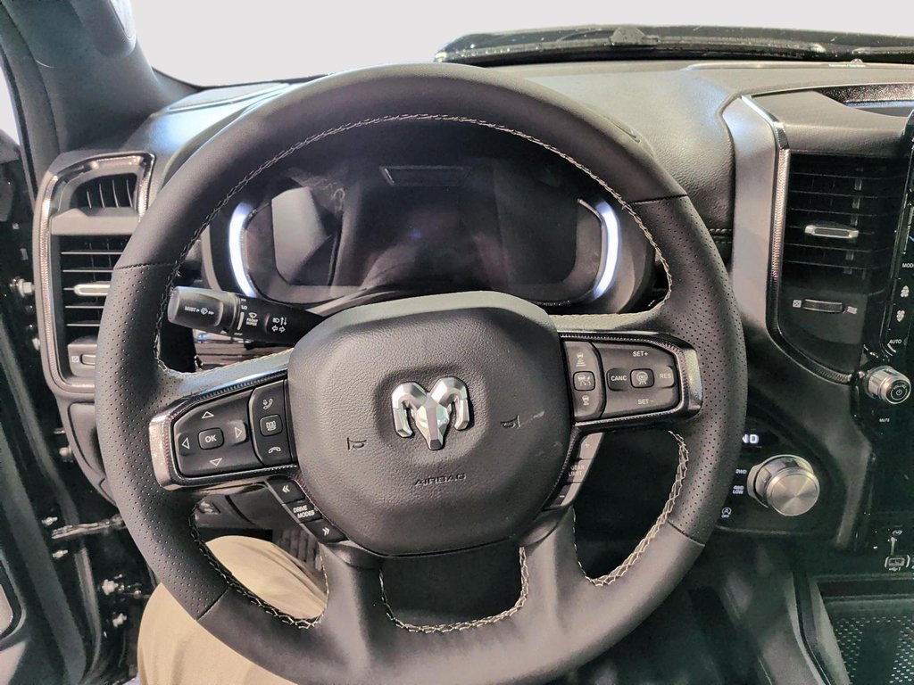 2026 Ram 1500 SPORT in Saint-Hyacinthe, Quebec - 11 - w1024h768px