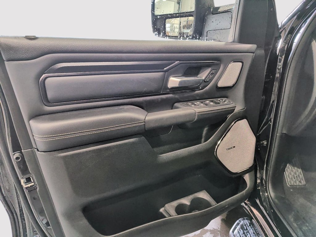 2026 Ram 1500 SPORT in Saint-Hyacinthe, Quebec - 10 - w1024h768px