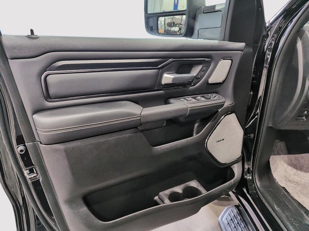 2026 Ram 1500 SPORT in Saint-Hyacinthe, Quebec - 10 - w1024h768px
