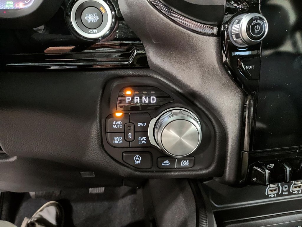 2026 Ram 1500 REBEL in Saint-Hyacinthe, Quebec - 13 - w1024h768px