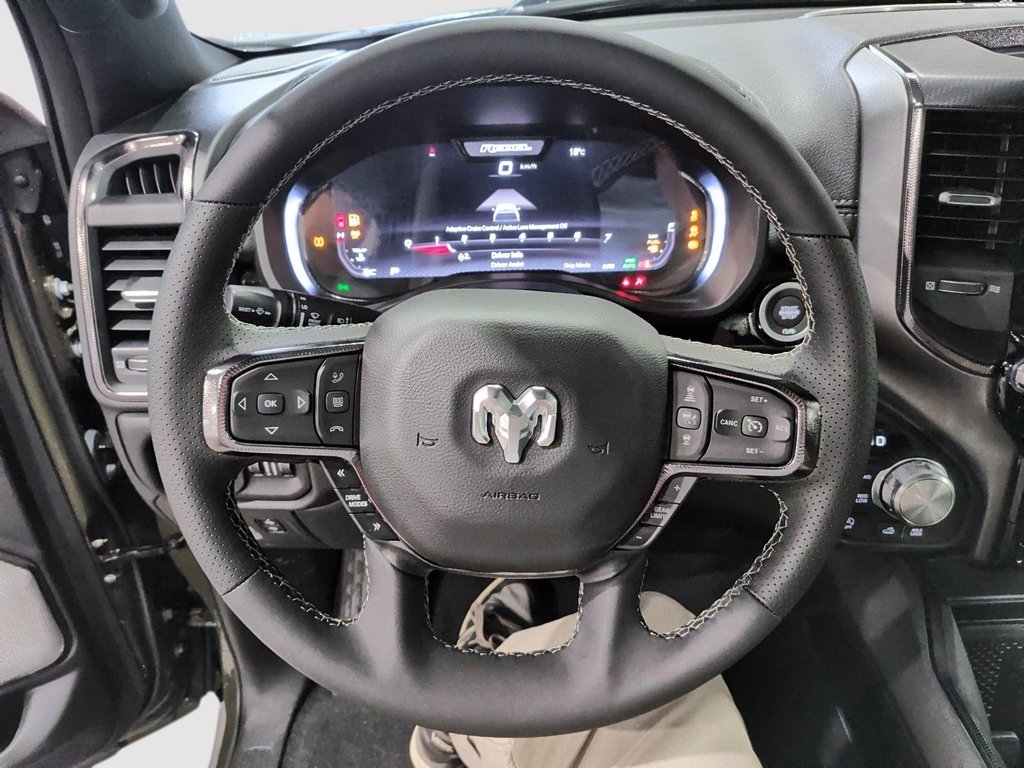 2026 Ram 1500 REBEL in Saint-Hyacinthe, Quebec - 11 - w1024h768px