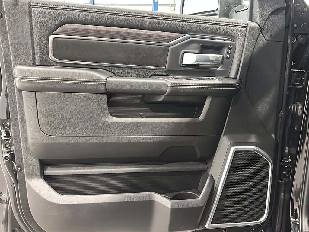 2025 Ram 2500 LARAMIE in Saint-Hyacinthe, Quebec - 8 - w1024h768px
