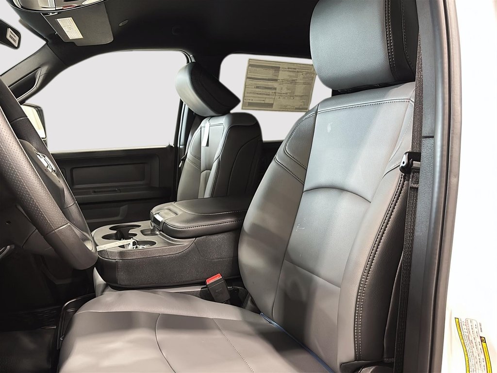2025 Ram 2500 TRADESMAN in Saint-Hyacinthe, Quebec - 7 - w1024h768px