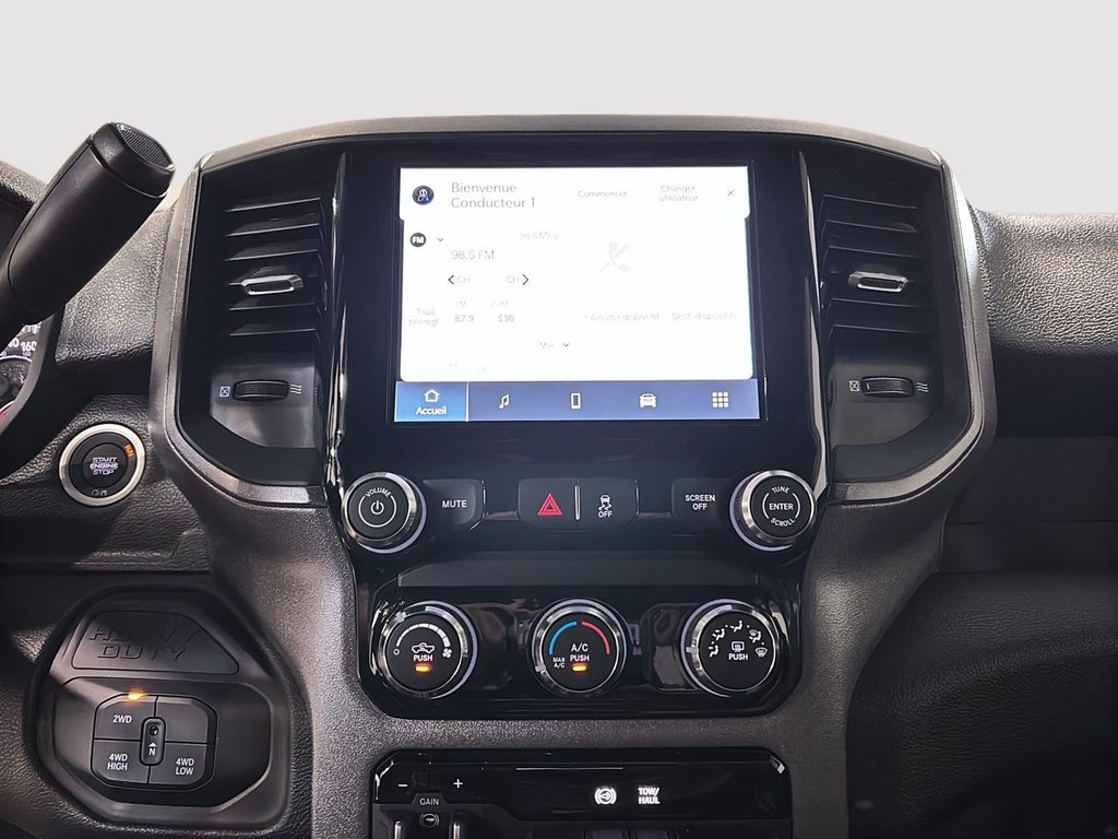 2025 Ram 2500 TRADESMAN in Saint-Hyacinthe, Quebec - 11 - w1024h768px