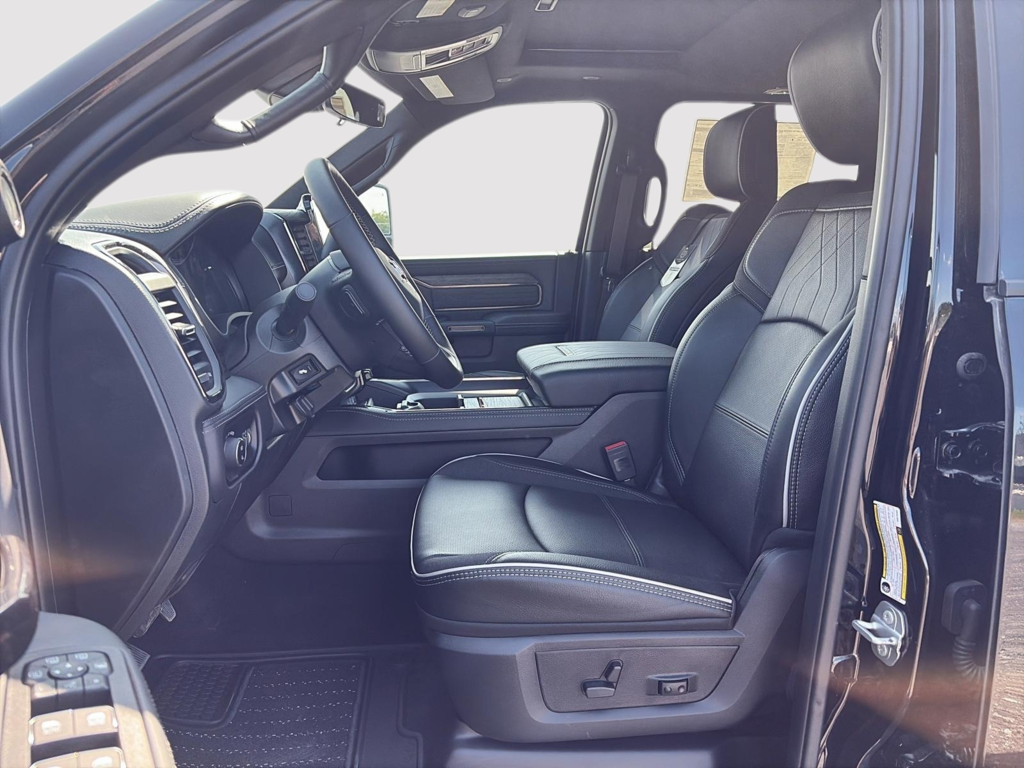 2025 Ram 2500 LIMITED in Saint-Hyacinthe, Quebec - 13 - w1024h768px