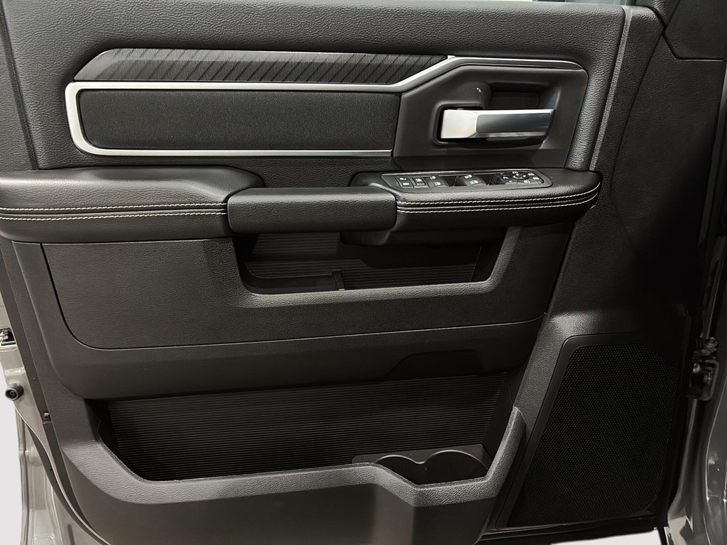 2026 Ram 2500 BIG HORN in Saint-Hyacinthe, Quebec - 10 - w1024h768px