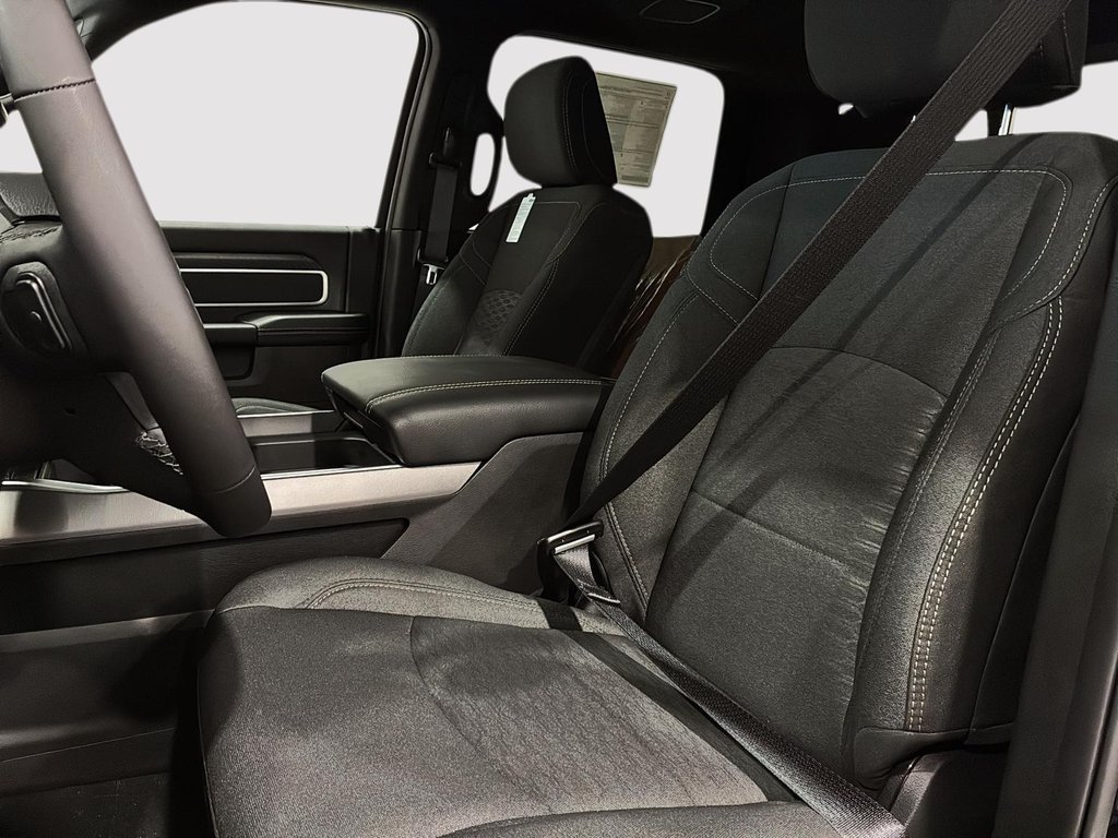 2026 Ram 2500 BIG HORN in Saint-Hyacinthe, Quebec - 8 - w1024h768px