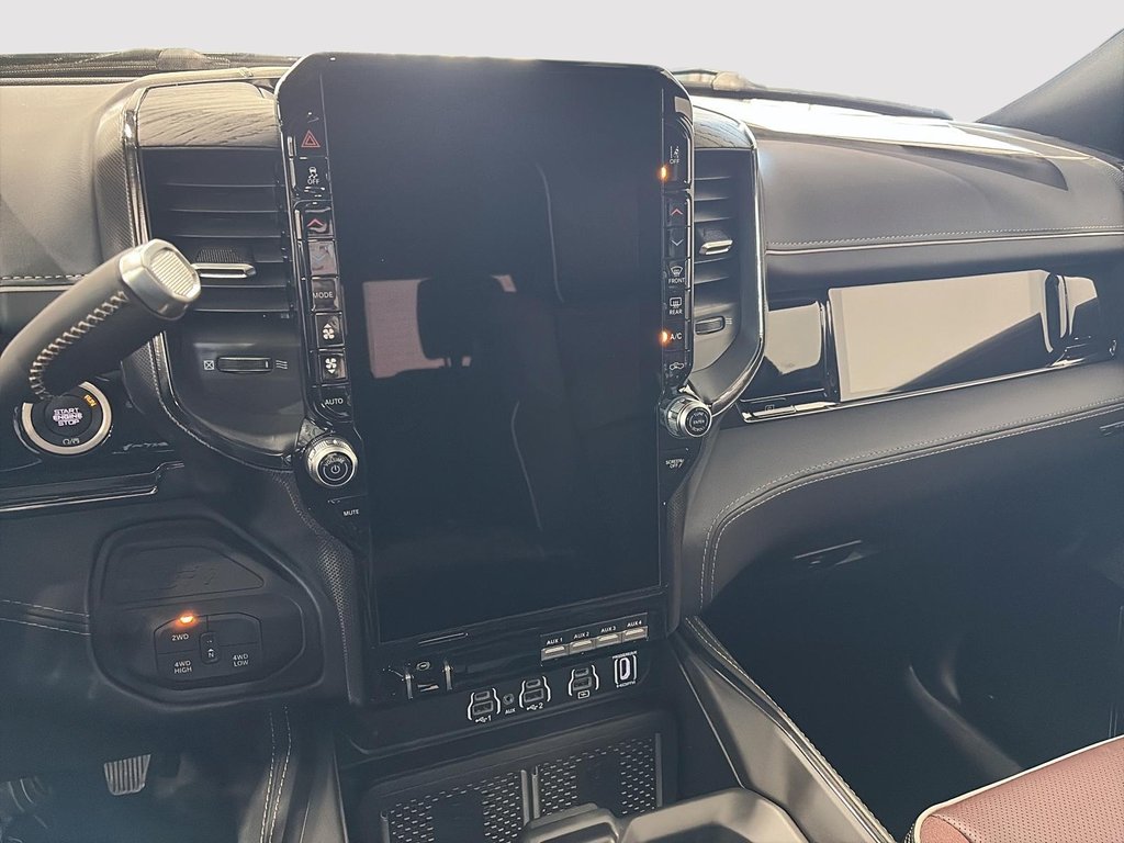 2026 Ram 2500 LIMITED in Saint-Hyacinthe, Quebec - 15 - w1024h768px
