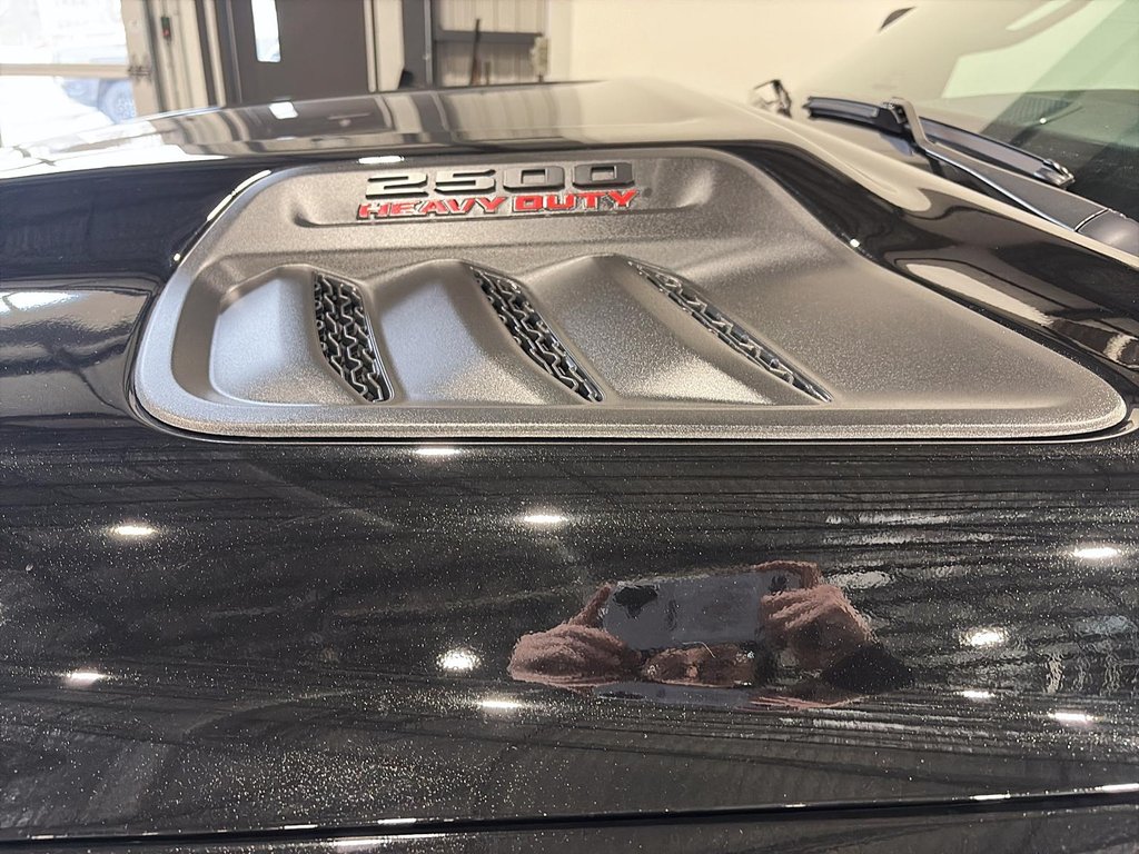 2026 Ram 2500 BLACK EXPRESS in Saint-Hyacinthe, Quebec - 6 - w1024h768px