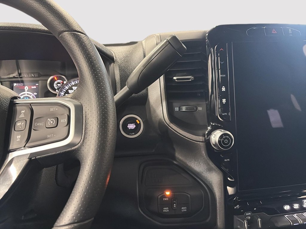 2026 Ram 2500 BLACK EXPRESS in Saint-Hyacinthe, Quebec - 13 - w1024h768px