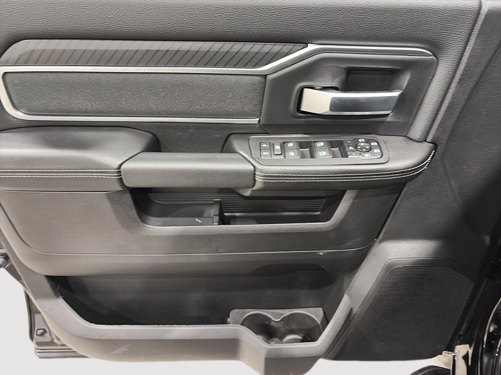 2026 Ram 2500 BIG HORN in Saint-Hyacinthe, Quebec - 9 - w1024h768px