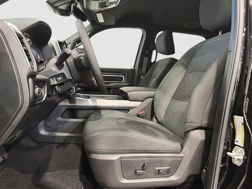 2026 Ram 2500 BIG HORN in Saint-Hyacinthe, Quebec - 8 - w1024h768px