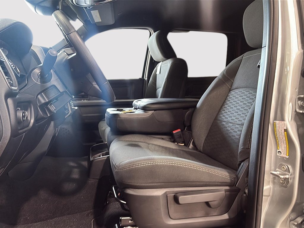 2026 Ram 2500 BLACK EXPRESS in Saint-Hyacinthe, Quebec - 8 - w1024h768px