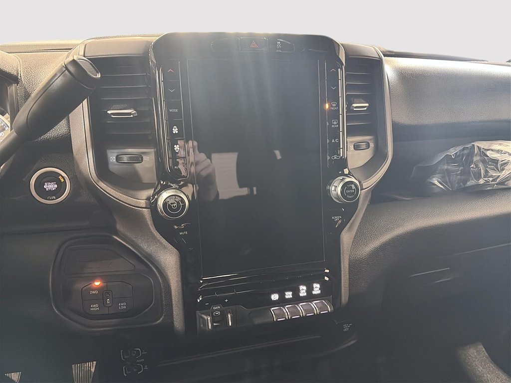 2026 Ram 2500 BLACK EXPRESS in Saint-Hyacinthe, Quebec - 14 - w1024h768px