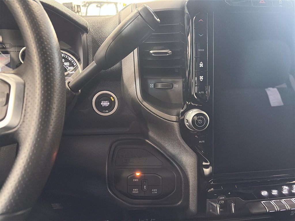 2026 Ram 2500 BLACK EXPRESS in Saint-Hyacinthe, Quebec - 13 - w1024h768px