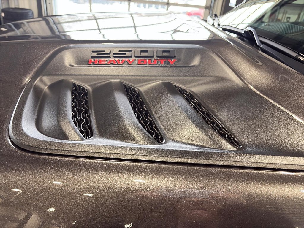 2026 Ram 2500 BLACK EXPRESS in Saint-Hyacinthe, Quebec - 6 - w1024h768px