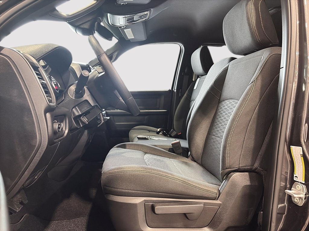 2026 Ram 2500 BLACK EXPRESS in Saint-Hyacinthe, Quebec - 8 - w1024h768px