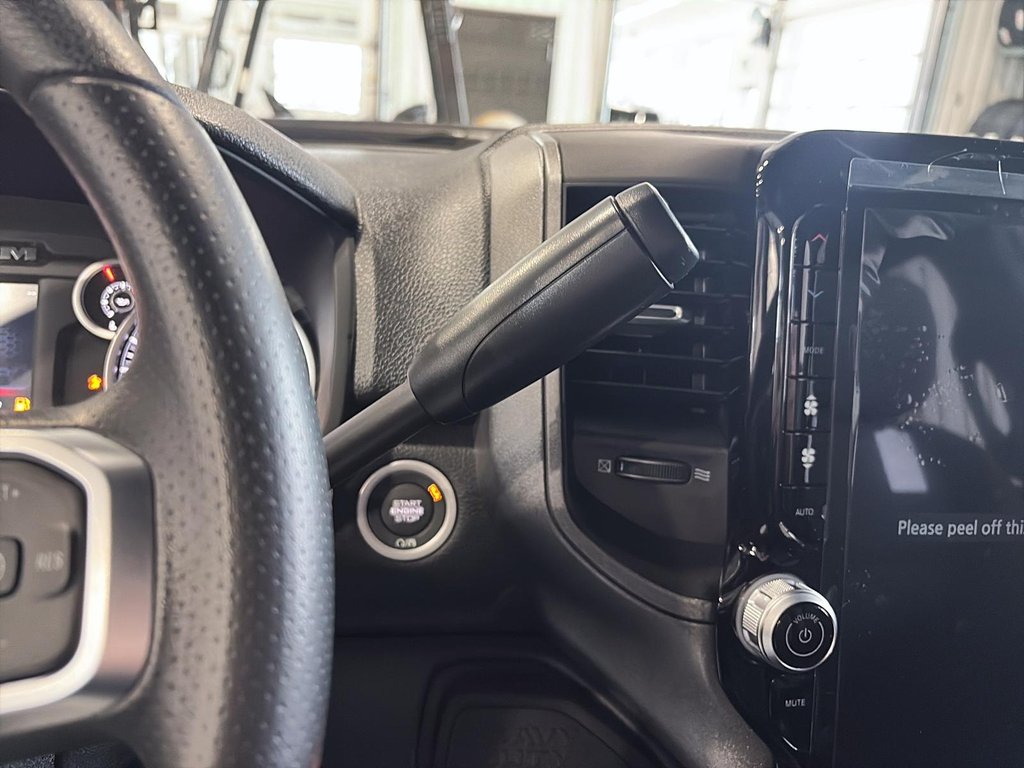 2026 Ram 2500 BLACK EXPRESS in Saint-Hyacinthe, Quebec - 13 - w1024h768px