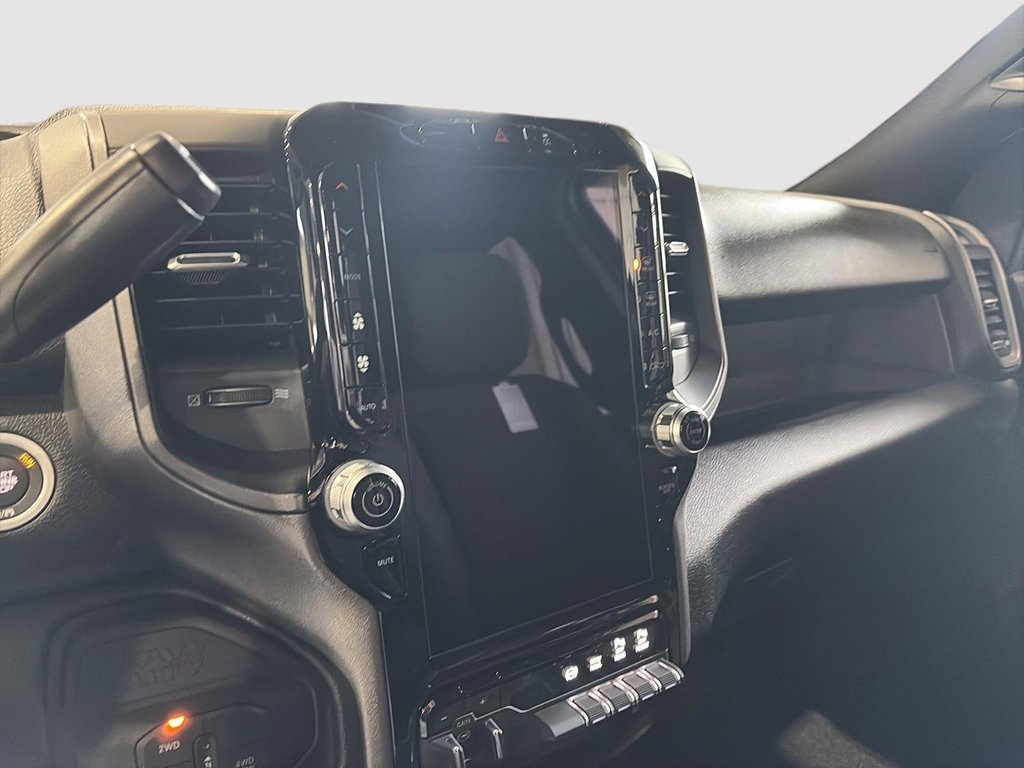 2026 Ram 2500 BLACK EXPRESS in Saint-Hyacinthe, Quebec - 14 - w1024h768px