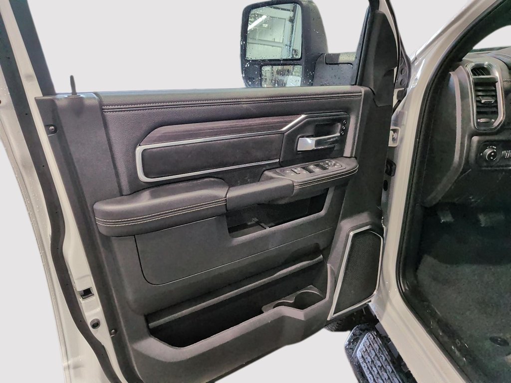 2026 Ram 2500 LARAMIE in Saint-Hyacinthe, Quebec - 10 - w1024h768px