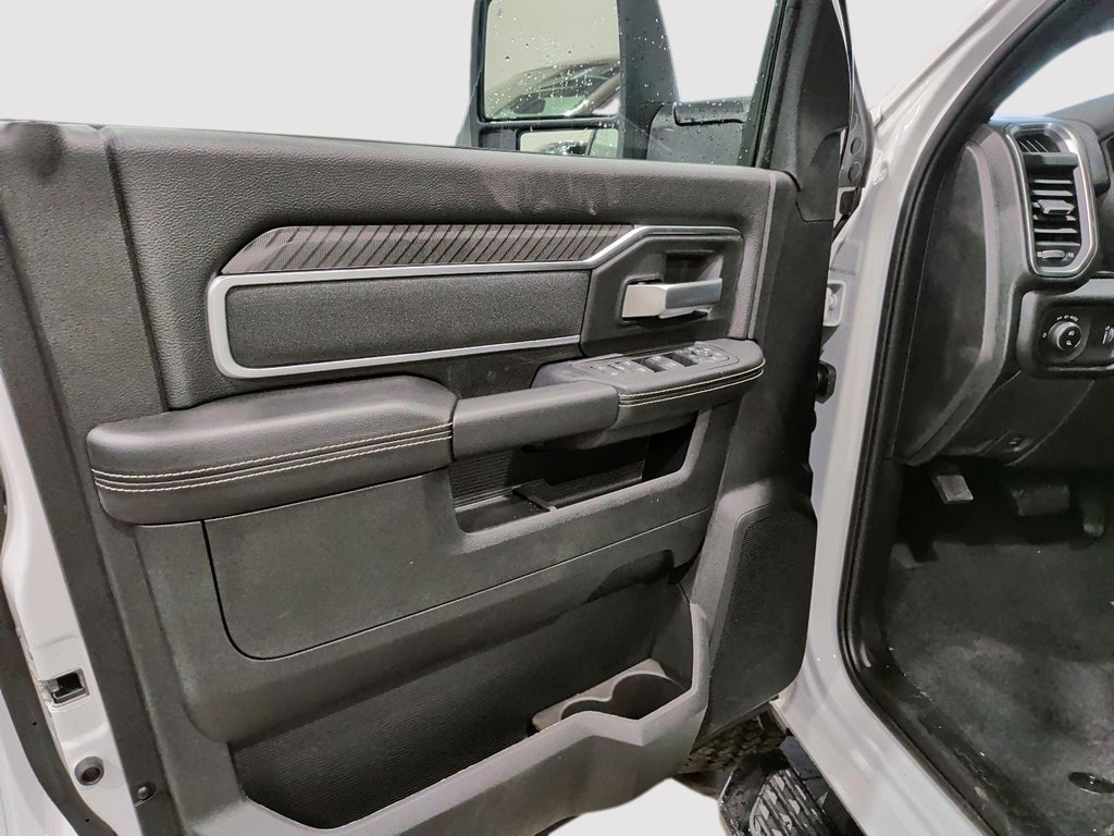 2026 Ram 2500 BIG HORN in Saint-Hyacinthe, Quebec - 10 - w1024h768px
