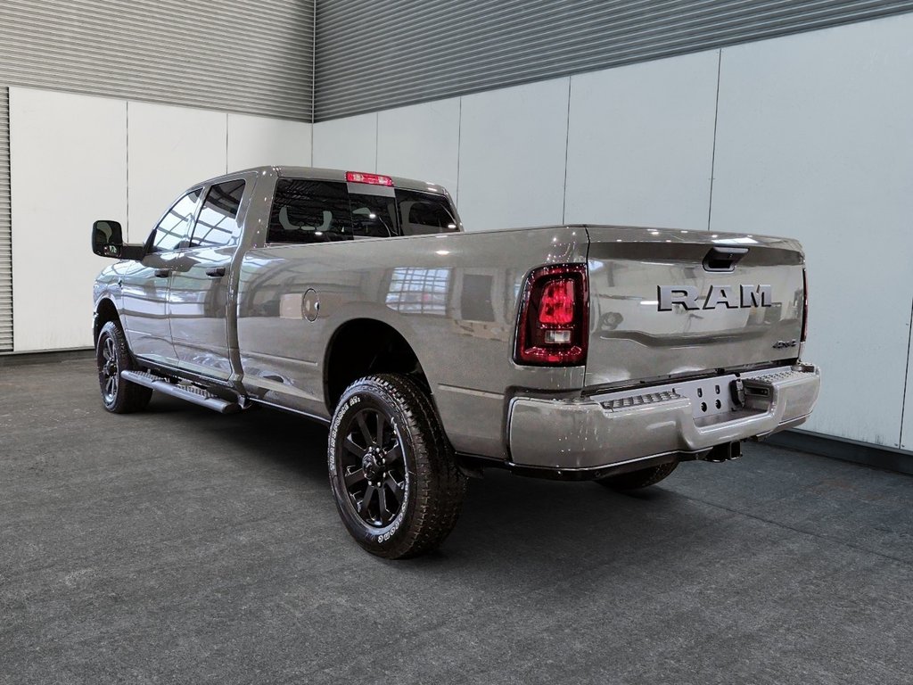 2026 Ram 2500 BLACK EXPRESS in Saint-Hyacinthe, Quebec - 4 - w1024h768px