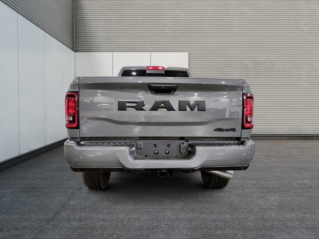 2026 Ram 2500 BLACK EXPRESS in Saint-Hyacinthe, Quebec - 3 - w1024h768px