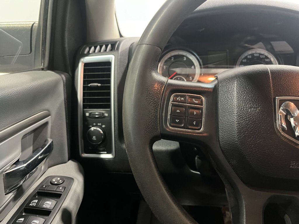 3500 SLT CREWCAB DIESEL ROUES DOUBLE 2017 à Saint-Hyacinthe, Québec - 16 - w1024h768px