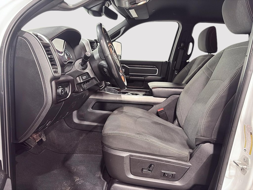 2023 Ram 3500 Big Horn in Saint-Hyacinthe, Quebec - 8 - w1024h768px