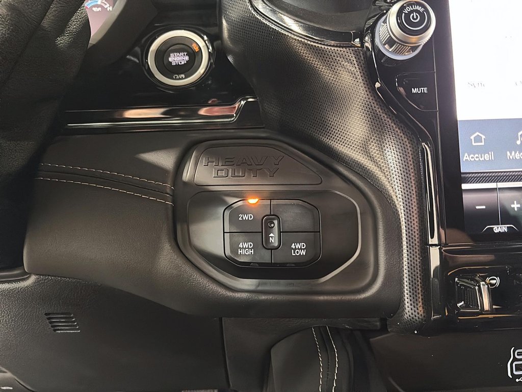 2025 Ram 3500 LIMITED in Saint-Hyacinthe, Quebec - 13 - w1024h768px