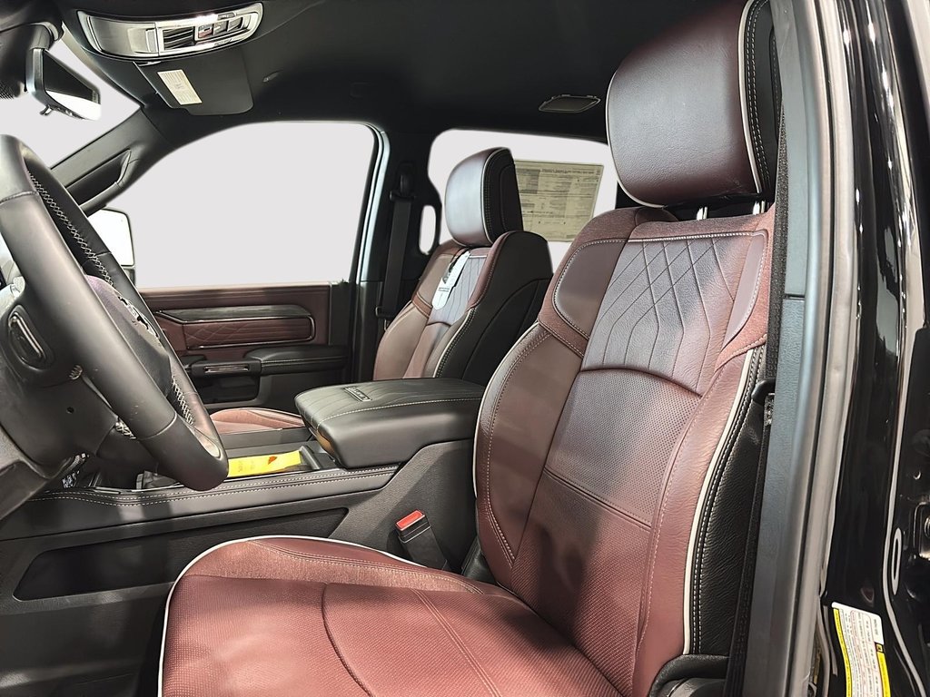2025 Ram 3500 LIMITED in Saint-Hyacinthe, Quebec - 7 - w1024h768px