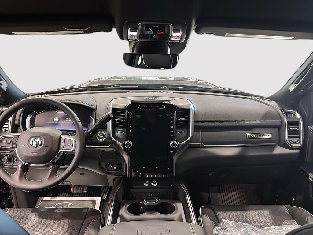 2025 Ram 3500 LARAMIE in Saint-Hyacinthe, Quebec - 8 - w1024h768px
