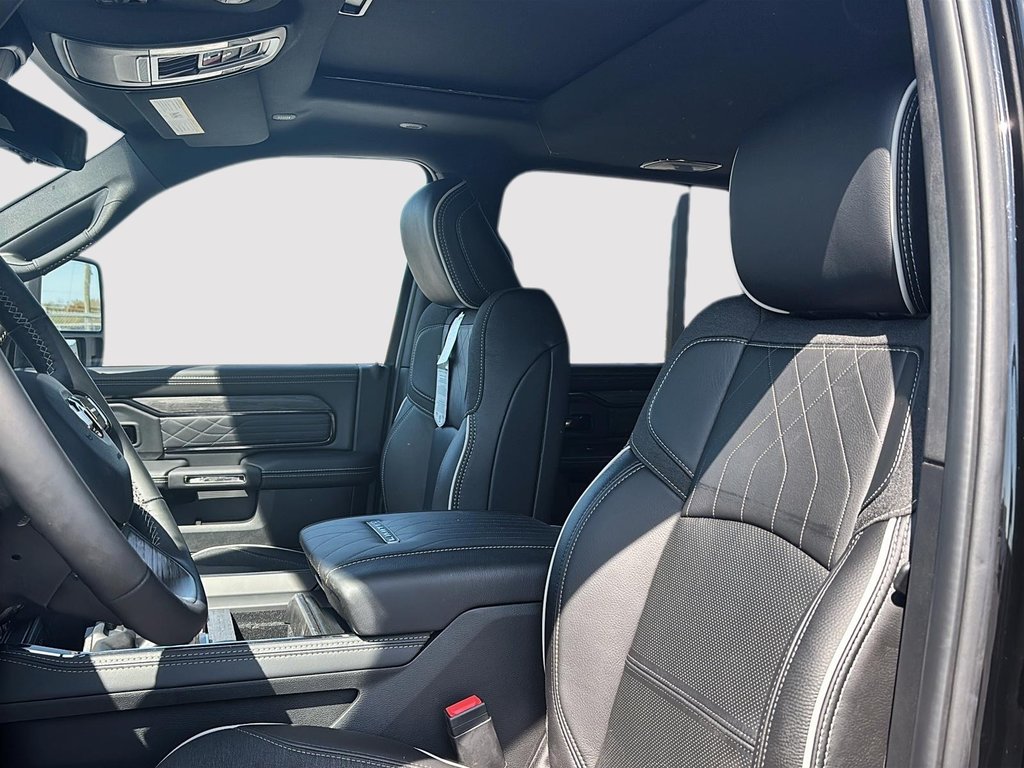 2025 Ram 3500 LIMITED in Saint-Hyacinthe, Quebec - 8 - w1024h768px