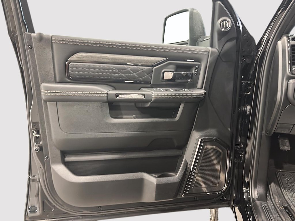 Ram 3500 LIMITED 2025 à Saint-Hyacinthe, Québec - 9 - w1024h768px