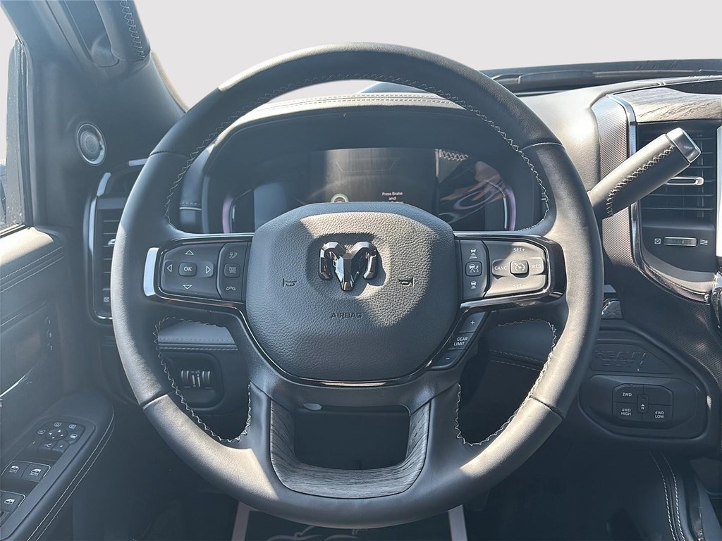 2025 Ram 3500 LIMITED in Saint-Hyacinthe, Quebec - 11 - w1024h768px