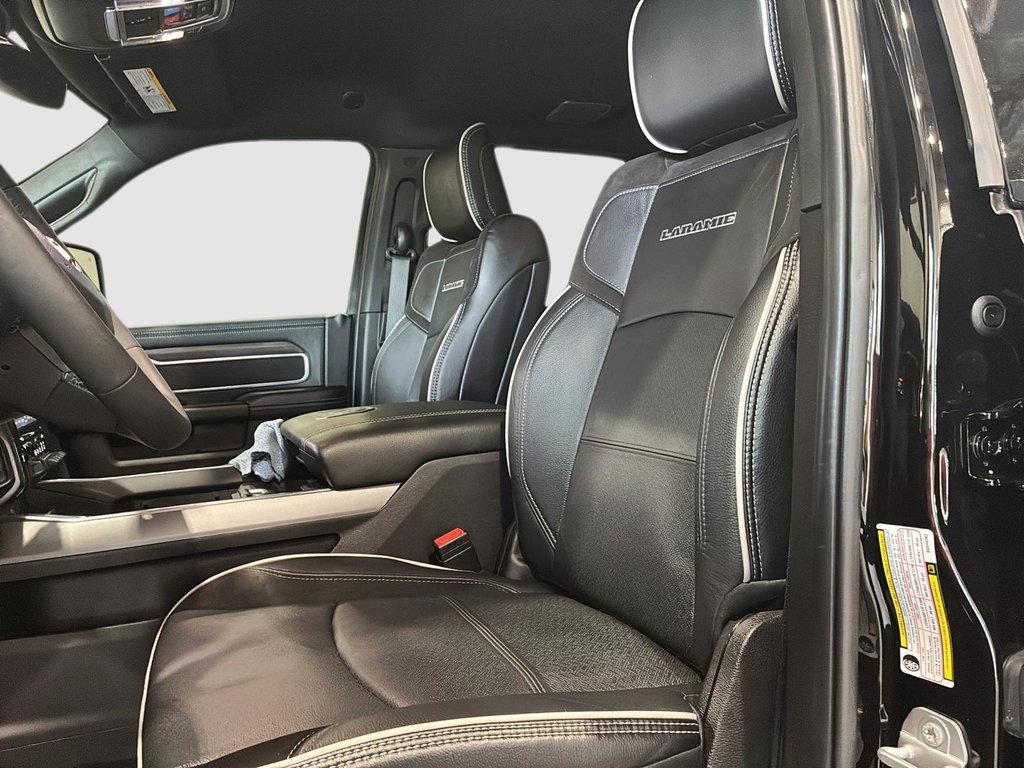 2025 Ram 3500 Laramie in Saint-Hyacinthe, Quebec - 8 - w1024h768px