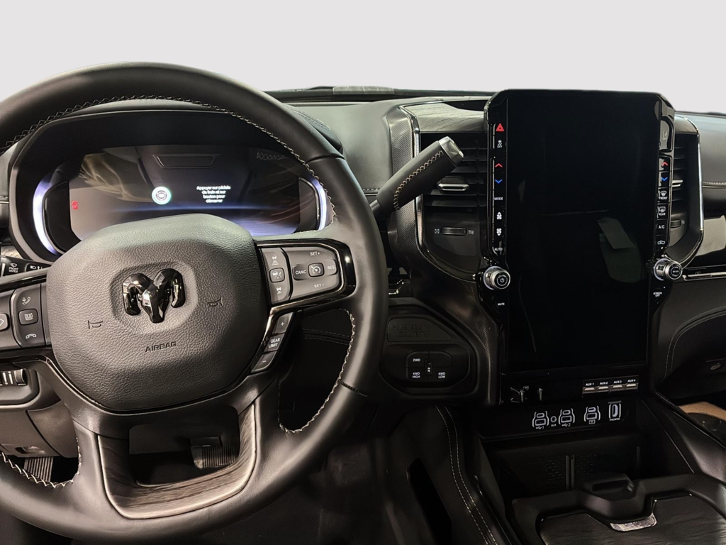 2026 Ram 3500 LIMITED in Saint-Hyacinthe, Quebec - 8 - w1024h768px