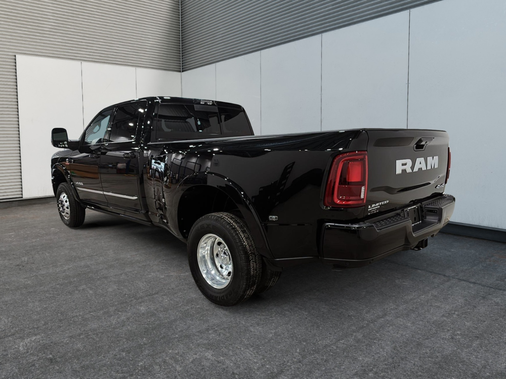 2026 Ram 3500 LIMITED in Saint-Hyacinthe, Quebec - 4 - w1024h768px
